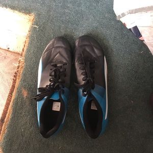 7.5 worn once cleats puma